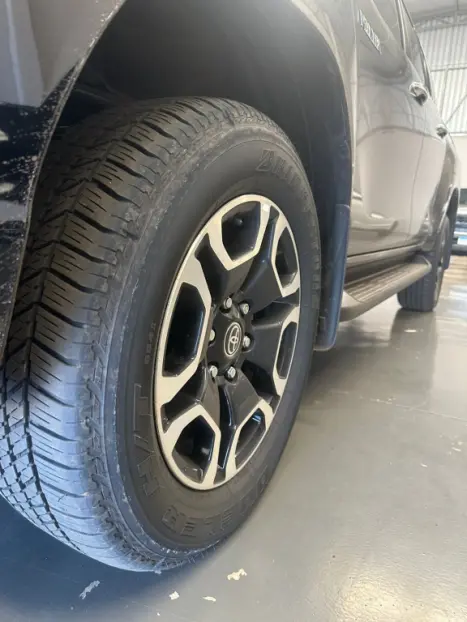 TOYOTA Hilux Caminhonete 2.8 16V SRX 4X4 TURBO DIESEL CABINE DUPLA AUTOM�TICO, Foto 12