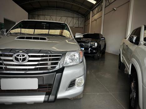 TOYOTA Hilux Caminhonete 3.0 4P 4X4 SRV TURBO DIESEL TOP CABINE DUPLA AUTOMTICO, Foto 4