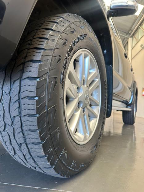 TOYOTA Hilux Caminhonete 3.0 4P 4X4 SRV TURBO DIESEL TOP CABINE DUPLA AUTOMTICO, Foto 13