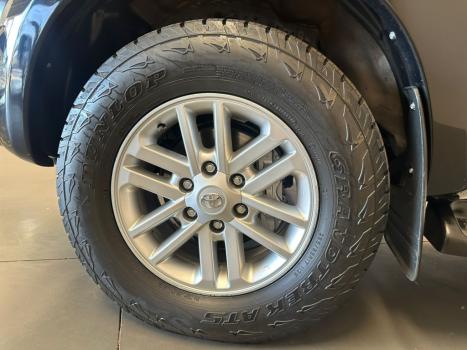 TOYOTA Hilux Caminhonete 3.0 4P 4X4 SRV TURBO DIESEL TOP CABINE DUPLA AUTOMTICO, Foto 14