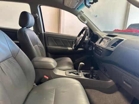 TOYOTA Hilux Caminhonete 3.0 4P 4X4 SRV TURBO DIESEL TOP CABINE DUPLA AUTOMTICO, Foto 17