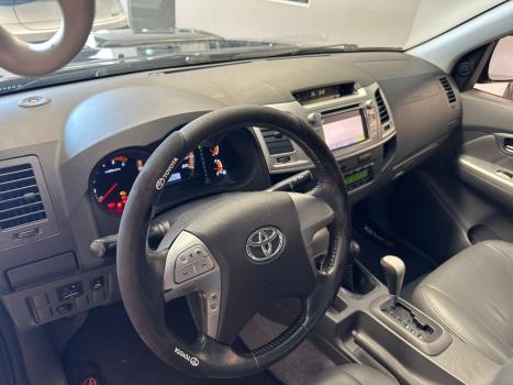 TOYOTA Hilux Caminhonete 3.0 4P 4X4 SRV TURBO DIESEL TOP CABINE DUPLA AUTOMTICO, Foto 20