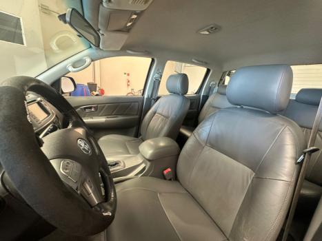 TOYOTA Hilux Caminhonete 3.0 4P 4X4 SRV TURBO DIESEL TOP CABINE DUPLA AUTOMTICO, Foto 24