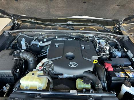 TOYOTA Hilux Caminhonete 2.8 16V SRX 4X4 TURBO DIESEL CABINE DUPLA AUTOM�TICO, Foto 6