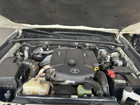 TOYOTA Hilux Caminhonete 2.8 16V SRV 4X4 DIESEL CABINE DUPLA AUTOM�TICO, Foto 5