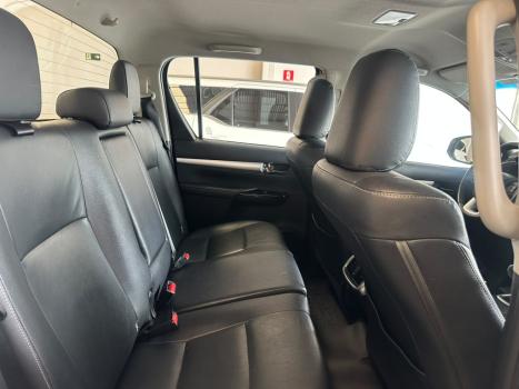 TOYOTA Hilux Caminhonete 2.8 16V SRV 4X4 DIESEL CABINE DUPLA AUTOM�TICO, Foto 15