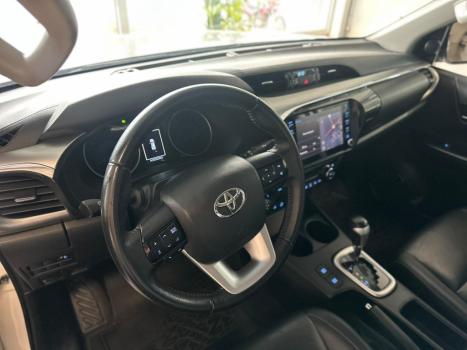 TOYOTA Hilux Caminhonete 2.8 16V SRV 4X4 DIESEL CABINE DUPLA AUTOM�TICO, Foto 14