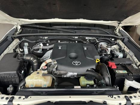TOYOTA Hilux Caminhonete 2.8 16V SRV 4X4 DIESEL CABINE DUPLA AUTOM�TICO, Foto 7
