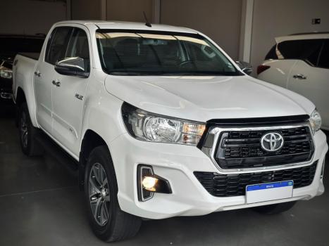 TOYOTA Hilux Caminhonete 2.8 16V SRV 4X4 DIESEL CABINE DUPLA AUTOM�TICO, Foto 2