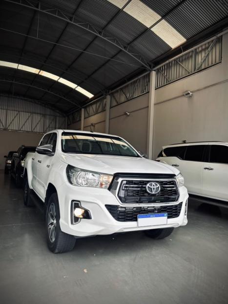 TOYOTA Hilux Caminhonete 2.8 16V SRV 4X4 DIESEL CABINE DUPLA AUTOM�TICO, Foto 3