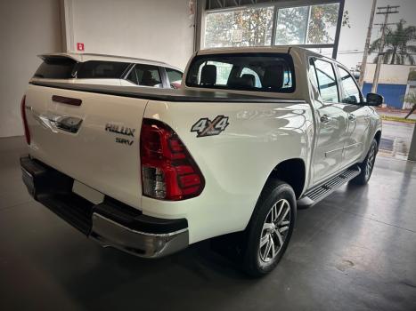 TOYOTA Hilux Caminhonete 2.8 16V SRV 4X4 DIESEL CABINE DUPLA AUTOM�TICO, Foto 10