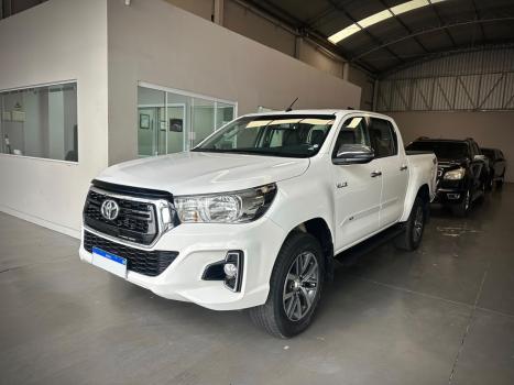TOYOTA Hilux Caminhonete 2.8 16V SRV 4X4 DIESEL CABINE DUPLA AUTOM�TICO, Foto 4