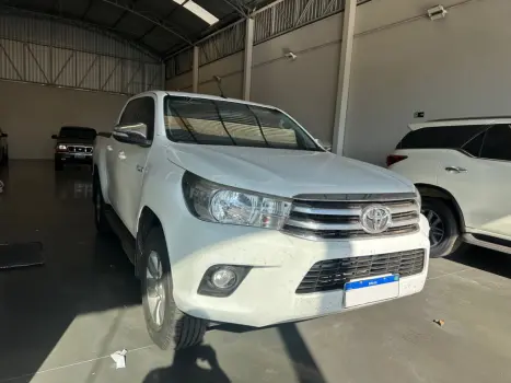 TOYOTA Hilux Caminhonete 2.8 16V SRV 4X4 DIESEL CABINE DUPLA AUTOM�TICO, Foto 1