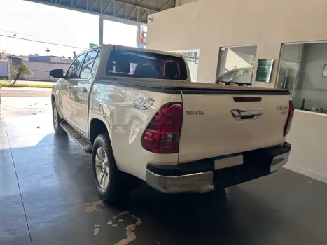 TOYOTA Hilux Caminhonete 2.8 16V SRV 4X4 DIESEL CABINE DUPLA AUTOM�TICO, Foto 5