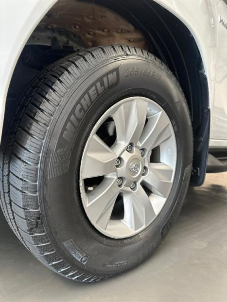 TOYOTA Hilux Caminhonete 2.8 16V SRV 4X4 DIESEL CABINE DUPLA AUTOMÁTICO, Foto 16
