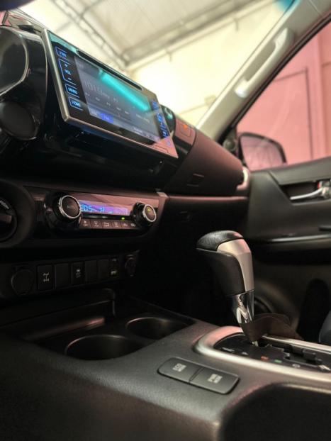 TOYOTA Hilux Caminhonete 2.8 16V SRV 4X4 DIESEL CABINE DUPLA AUTOMÁTICO, Foto 19