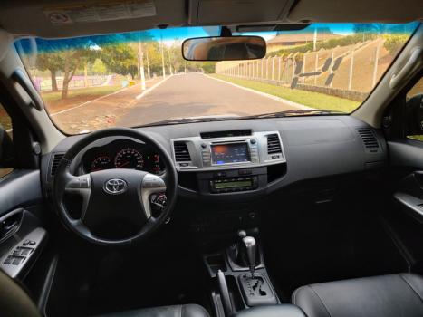 TOYOTA Hilux Caminhonete 3.0 4P 4X4 SRV TURBO DIESEL TOP CABINE DUPLA AUTOMTICO, Foto 9