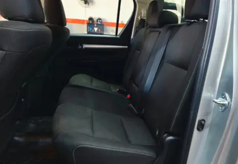TOYOTA Hilux Caminhonete 2.7 16V 4P SR FLEX CABINE DUPLA, Foto 9