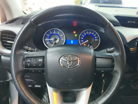 TOYOTA Hilux Caminhonete 2.7 16V 4P SR FLEX CABINE DUPLA, Foto 13