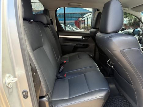 TOYOTA Hilux Caminhonete 2.8 16V SRX 4X4 DIESEL CABINE DUPLA AUTOMTICO, Foto 14