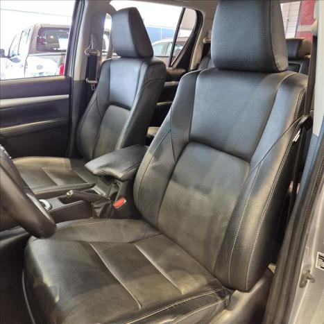 TOYOTA Hilux Caminhonete 2.8 16V SRV 4X4 DIESEL CABINE DUPLA AUTOMTICO, Foto 15