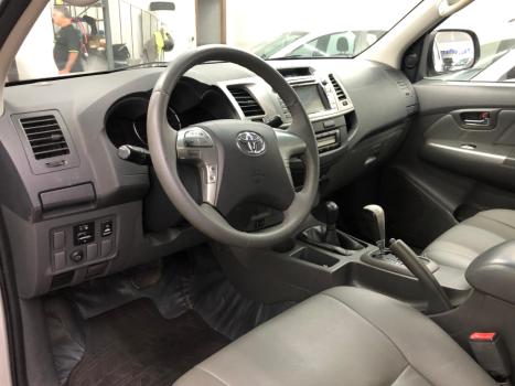 TOYOTA Hilux Caminhonete 3.0 4P 4X4 SRV TURBO DIESEL CABINE DUPLA LIMITED EDITION AUTOMTICO, Foto 9