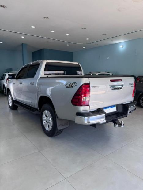 TOYOTA Hilux Caminhonete 2.8 16V SRV 4X4 DIESEL CABINE DUPLA AUTOMTICO, Foto 6