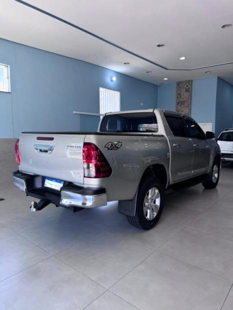 TOYOTA Hilux Caminhonete 2.8 16V SRV 4X4 DIESEL CABINE DUPLA AUTOMTICO, Foto 7