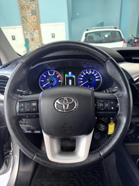 TOYOTA Hilux Caminhonete 2.8 16V SRV 4X4 DIESEL CABINE DUPLA AUTOMTICO, Foto 9
