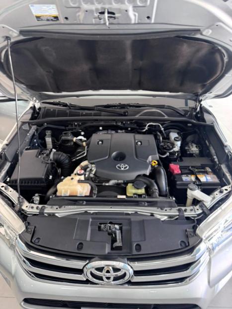 TOYOTA Hilux Caminhonete 2.8 16V SRV 4X4 DIESEL CABINE DUPLA AUTOMTICO, Foto 16