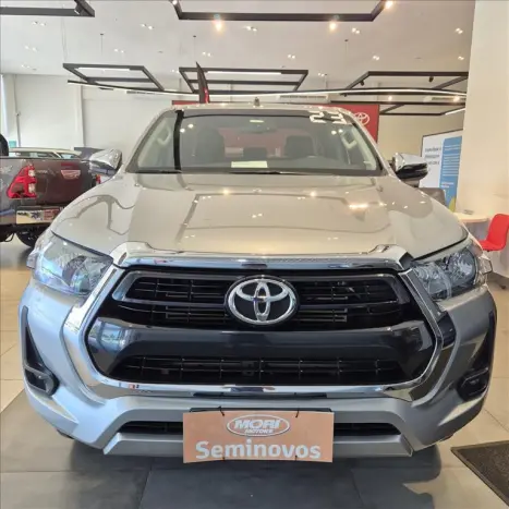 TOYOTA Hilux Caminhonete 2.8 16V SRV 4X4 DIESEL CABINE DUPLA AUTOMÁTICO, Foto 2 TOYOTA Hilux Caminhonete 2.8 16V SRV 4X4 DIESEL CABINE DUPLA AUTOMÁTICO, Foto 2