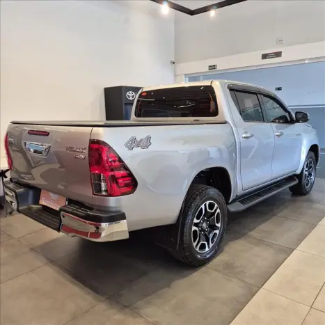 TOYOTA Hilux Caminhonete 2.8 16V SRV 4X4 DIESEL CABINE DUPLA AUTOMÁTICO, Foto 4 TOYOTA Hilux Caminhonete 2.8 16V SRV 4X4 DIESEL CABINE DUPLA AUTOMÁTICO, Foto 4