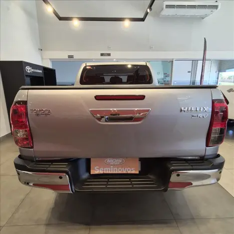 TOYOTA Hilux Caminhonete 2.8 16V SRV 4X4 DIESEL CABINE DUPLA AUTOMÁTICO, Foto 5 TOYOTA Hilux Caminhonete 2.8 16V SRV 4X4 DIESEL CABINE DUPLA AUTOMÁTICO, Foto 5