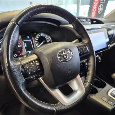 TOYOTA Hilux Caminhonete 2.8 16V SRV 4X4 DIESEL CABINE DUPLA AUTOMÁTICO, Foto 11 TOYOTA Hilux Caminhonete 2.8 16V SRV 4X4 DIESEL CABINE DUPLA AUTOMÁTICO, Foto 11