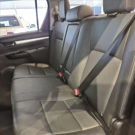 TOYOTA Hilux Caminhonete 2.8 16V SRV 4X4 DIESEL CABINE DUPLA AUTOMÁTICO, Foto 15 TOYOTA Hilux Caminhonete 2.8 16V SRV 4X4 DIESEL CABINE DUPLA AUTOMÁTICO, Foto 15