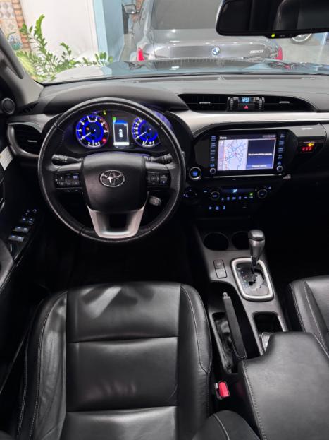 TOYOTA Hilux Caminhonete 2.8 16V SRV 4X4 DIESEL CABINE DUPLA AUTOMÁTICO, Foto 8 TOYOTA Hilux Caminhonete 2.8 16V SRV 4X4 DIESEL CABINE DUPLA AUTOMÁTICO, Foto 8