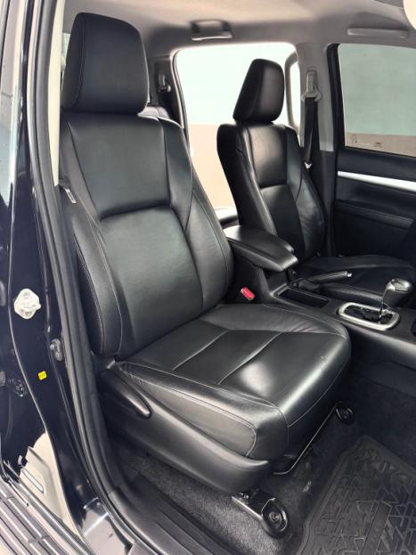 TOYOTA Hilux Caminhonete 2.8 16V SRV 4X4 DIESEL CABINE DUPLA AUTOMÁTICO, Foto 13 TOYOTA Hilux Caminhonete 2.8 16V SRV 4X4 DIESEL CABINE DUPLA AUTOMÁTICO, Foto 13