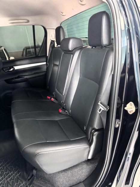 TOYOTA Hilux Caminhonete 2.8 16V SRV 4X4 DIESEL CABINE DUPLA AUTOMÁTICO, Foto 14 TOYOTA Hilux Caminhonete 2.8 16V SRV 4X4 DIESEL CABINE DUPLA AUTOMÁTICO, Foto 14