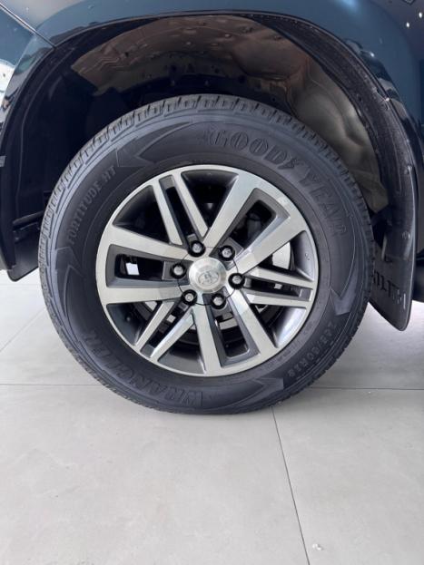 TOYOTA Hilux Caminhonete 2.8 16V SRV 4X4 DIESEL CABINE DUPLA AUTOMÁTICO, Foto 20 TOYOTA Hilux Caminhonete 2.8 16V SRV 4X4 DIESEL CABINE DUPLA AUTOMÁTICO, Foto 20