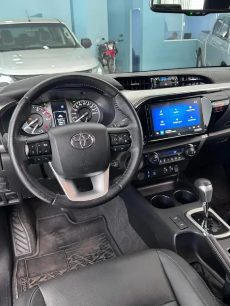 TOYOTA Hilux Caminhonete 2.8 16V SRX 4X4 TURBO DIESEL CABINE DUPLA AUTOMTICO, Foto 11