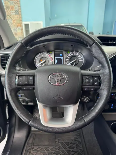 TOYOTA Hilux Caminhonete 2.8 16V SRX 4X4 TURBO DIESEL CABINE DUPLA AUTOMTICO, Foto 13
