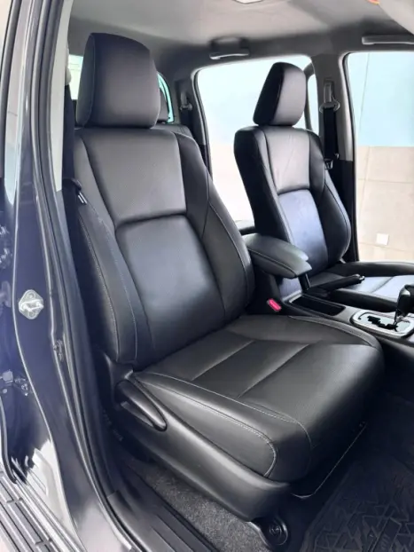 TOYOTA Hilux Caminhonete 2.8 16V SRX 4X4 TURBO DIESEL CABINE DUPLA AUTOMTICO, Foto 15