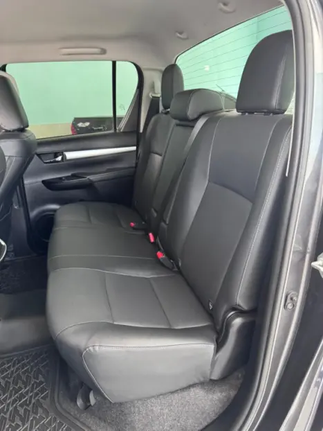 TOYOTA Hilux Caminhonete 2.8 16V SRX 4X4 TURBO DIESEL CABINE DUPLA AUTOMTICO, Foto 16