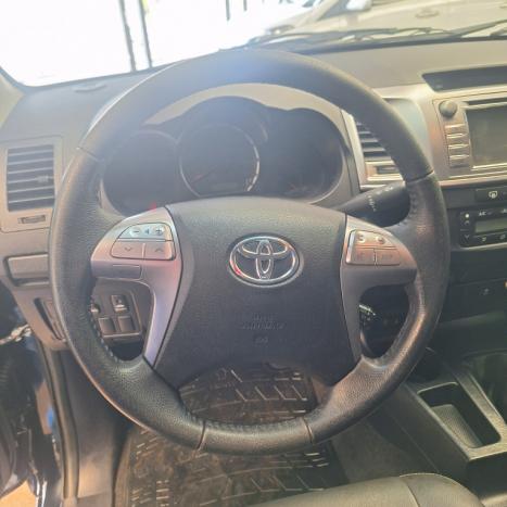 TOYOTA Hilux Caminhonete 3.0 4P 4X4 SRV TURBO DIESEL CABINE DUPLA AUTOMTICO, Foto 9