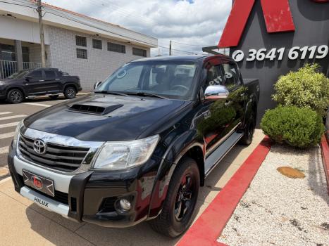 TOYOTA Hilux Caminhonete 3.0 4P 4X4 SRV TURBO DIESEL CABINE DUPLA AUTOM�TICO, Foto 3