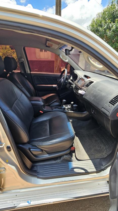 TOYOTA Hilux Caminhonete 3.0 4P 4X4 SRV TURBO DIESEL TOP CABINE DUPLA AUTOM�TICO, Foto 3
