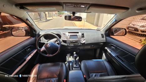 TOYOTA Hilux Caminhonete 3.0 4P 4X4 SRV TURBO DIESEL TOP CABINE DUPLA AUTOM�TICO, Foto 4