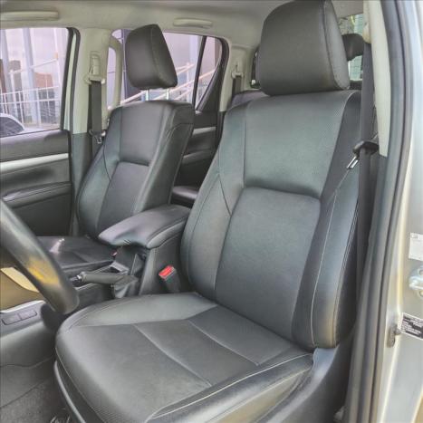 TOYOTA Hilux Caminhonete 2.8 16V SRX 4X4 TURBO DIESEL CABINE DUPLA AUTOM�TICO, Foto 14