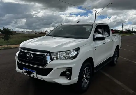 TOYOTA Hilux Caminhonete 2.7 16V 4P SRV FLEX CABINE DUPLA AUTOM�TICO, Foto 3