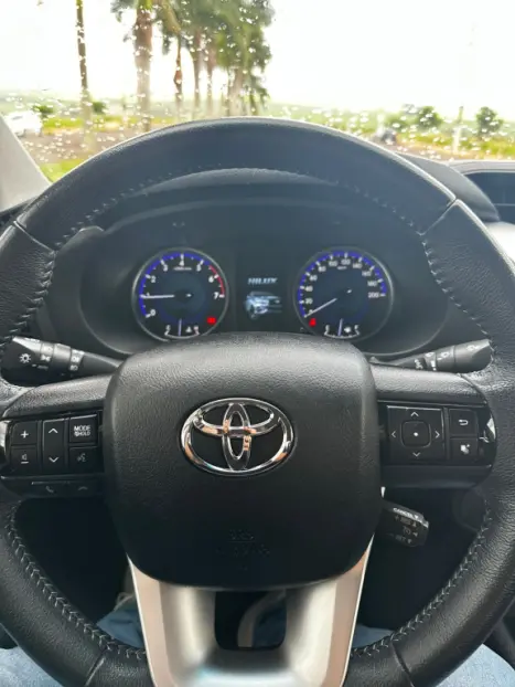 TOYOTA Hilux Caminhonete 2.7 16V 4P SRV FLEX CABINE DUPLA AUTOM�TICO, Foto 7